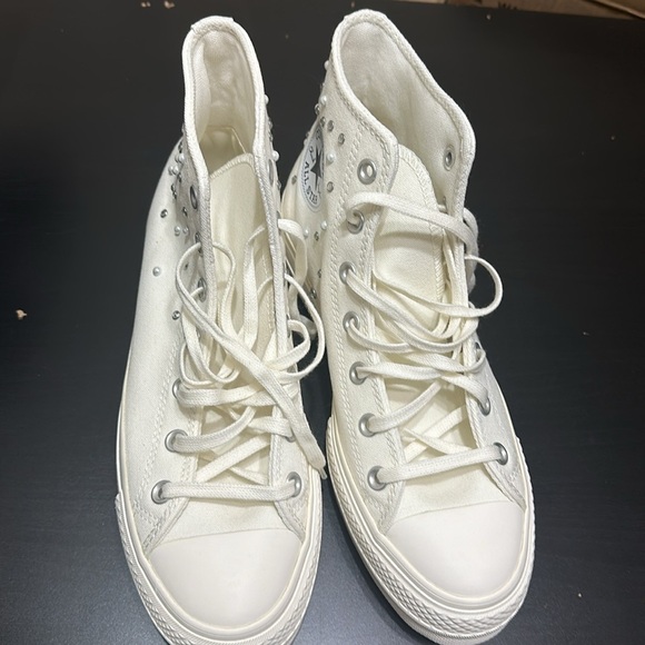 NIB! Converse platform hi top White with pearls and rhinestones. Size 9 Women - Picture 2 of 4